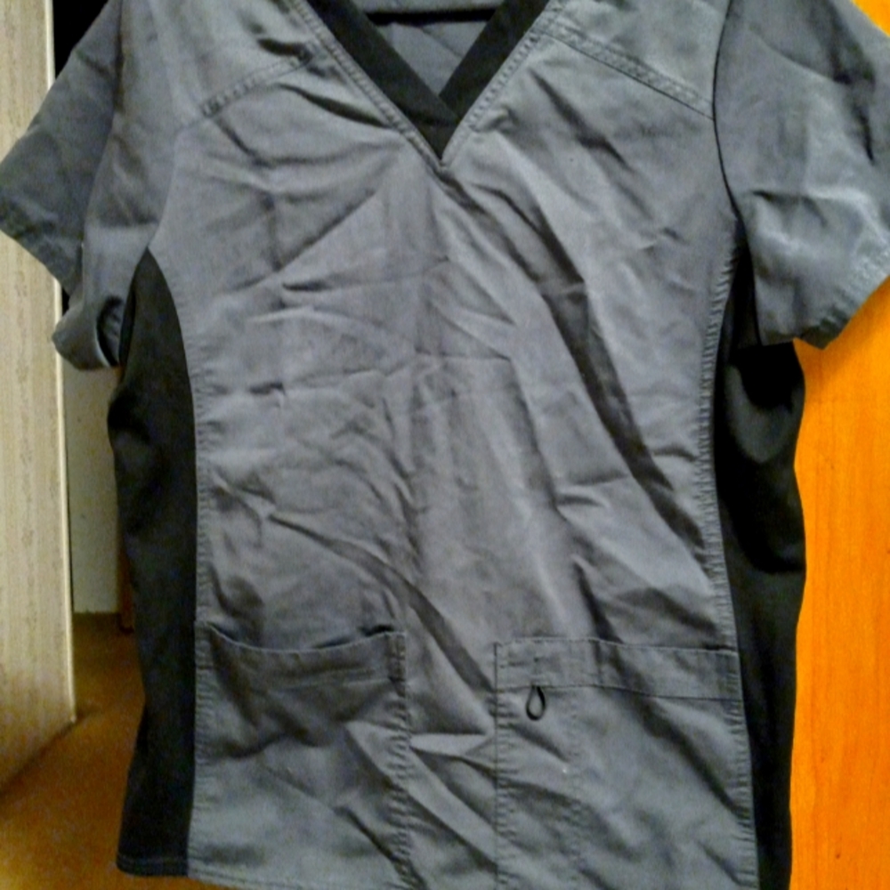 Scrub top